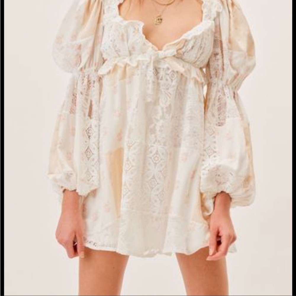 In search of this dress !!!! Size small 🫶🏻🫶🏻